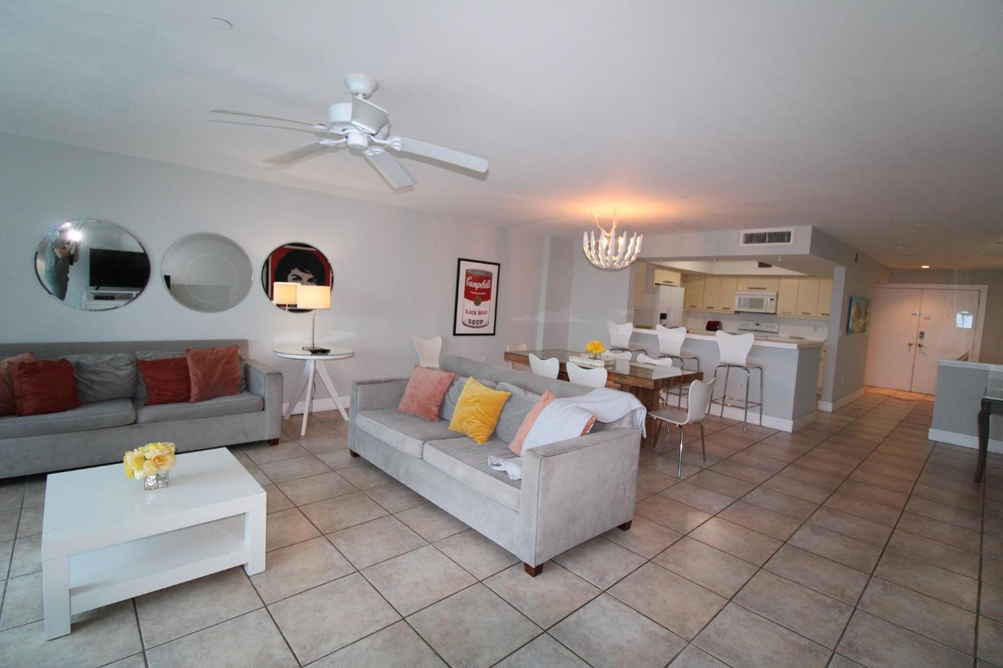 Castle Pavillon 8 Beachfront - Private Beach Access Loft With 2-Story, Pool, Tennis, Free Parking Access Miami Beach Exterior photo